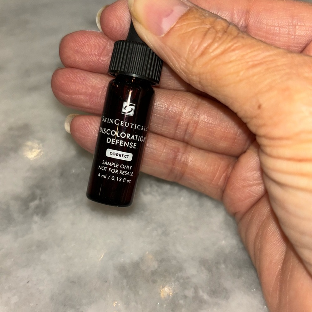 SkinCeuticals Discoloration Defense